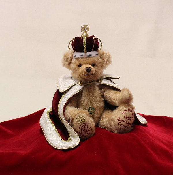 Queen Consort Camilla Coronation Bear 131654 v. Hermann Coburg